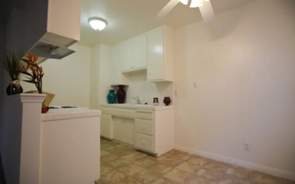 kitchen-dining-area-960x600_c